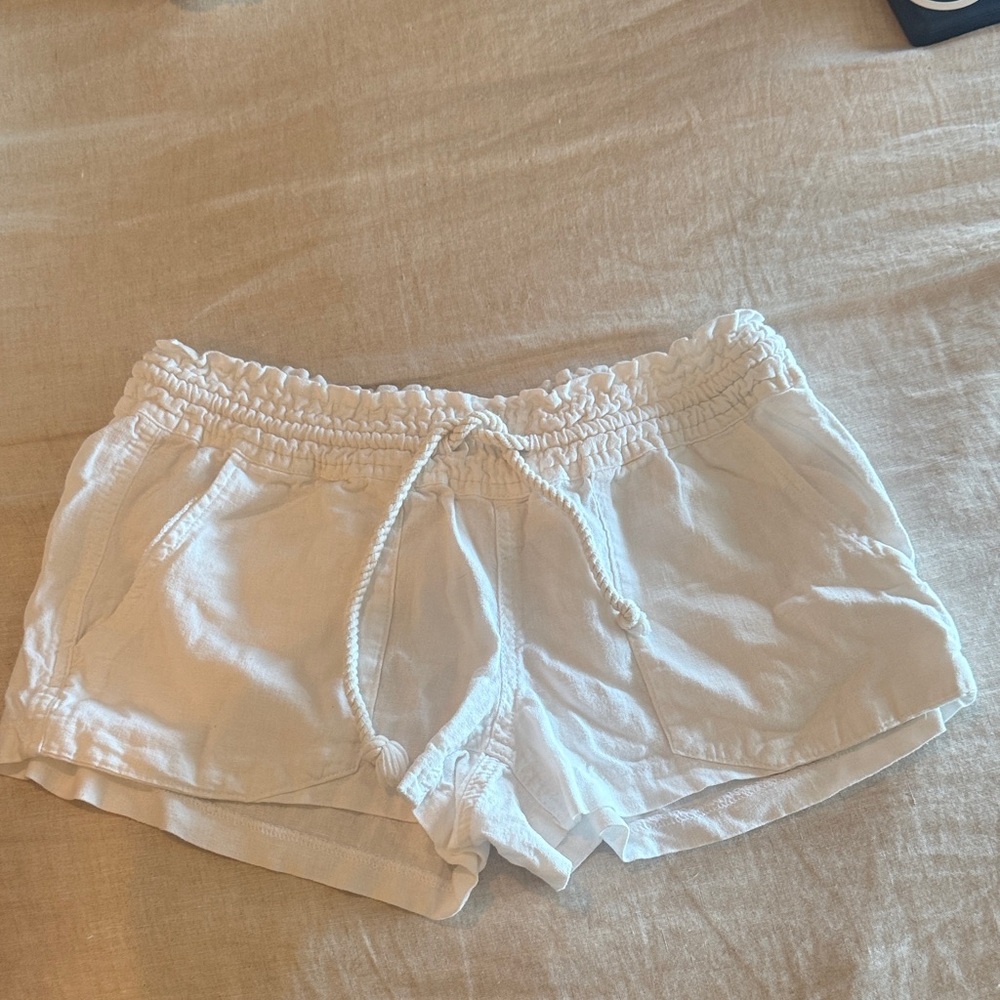 Women’s White Roxy shorts